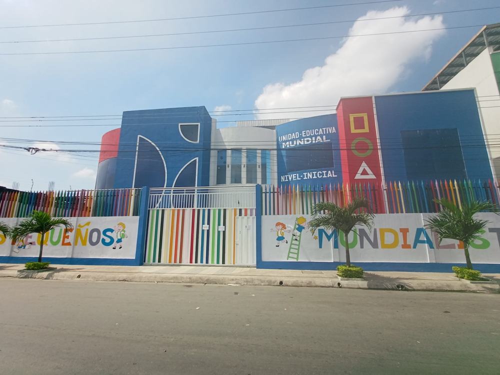 Fachada del Edificio Inicial de Unidad Educativa Mundial